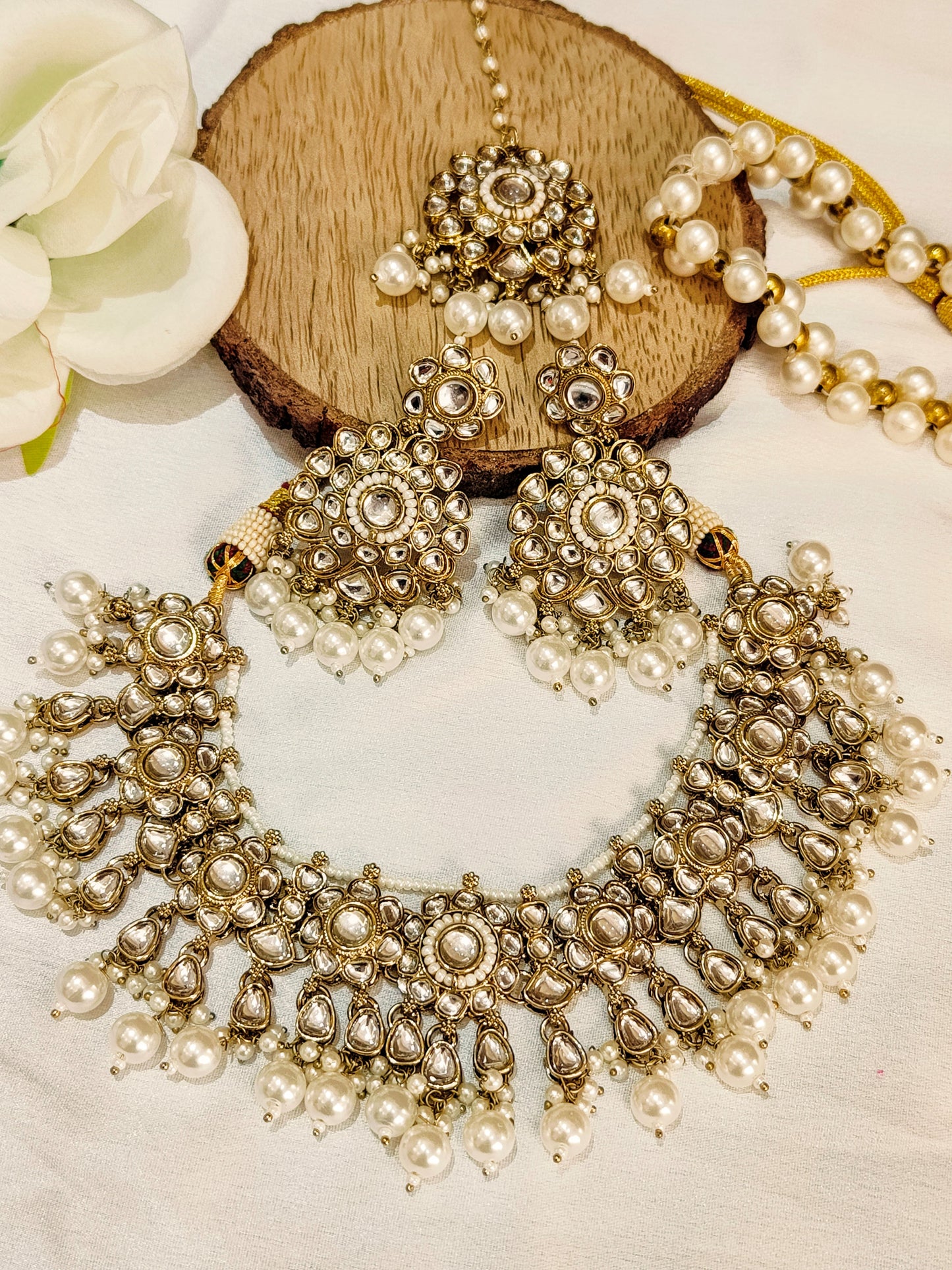 Ivory PRAJAKTA Necklace Set