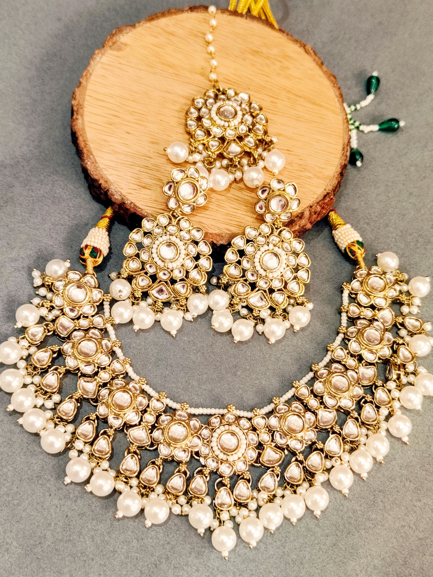 Ivory PRAJAKTA Necklace Set